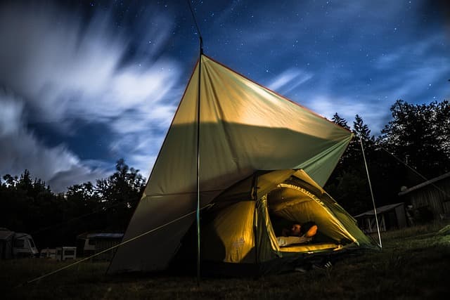10 Astuces pour un Camping Sauvage Respectueux de la Nature